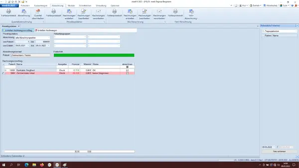 Ärzte-Abrechnungssoftware zeigt Rechnungsübersicht mit Patientennamen und Status an.